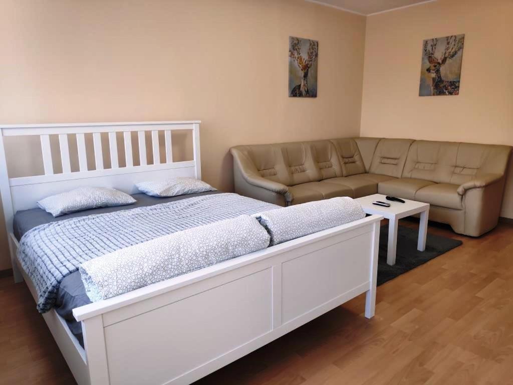 Koelcsey Apartman Apartment เซคซาร์ด ภายนอก รูปภาพ